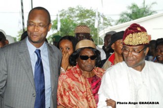 Benin : Les Soglo contre la révision de la constitution, les cas Wade et Tandja évoqués